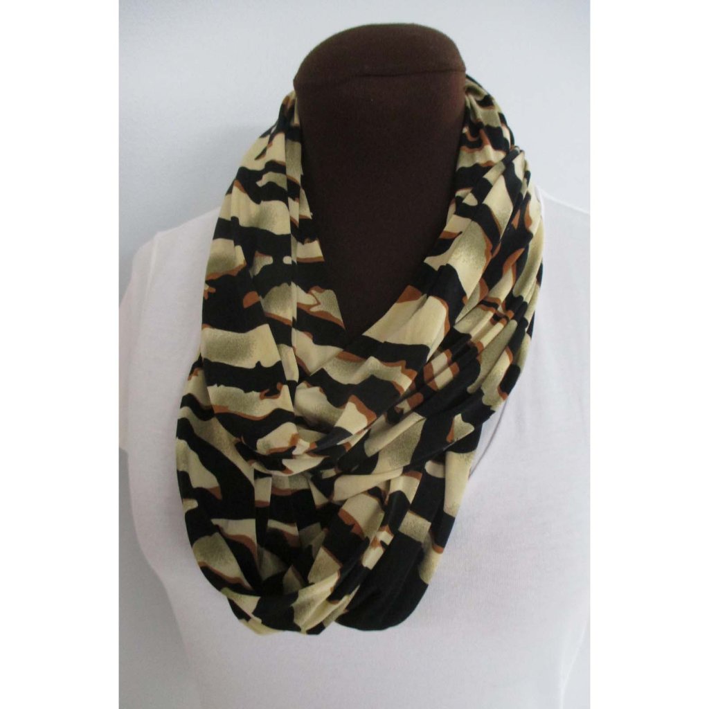 Brand New Tiger Stripe Knit Infinity Scarf